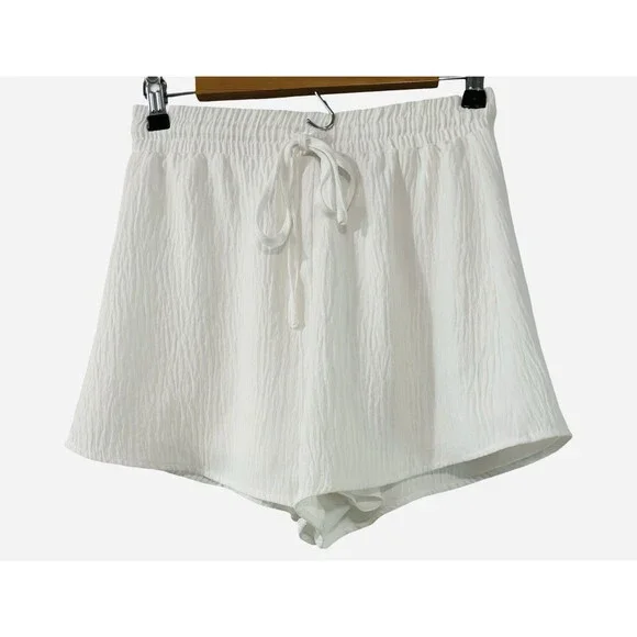 Petal & Pup Ittai White Casual Short Sleeve Shorts Set Medium NWOT $85 READ - Picture 8 of 16